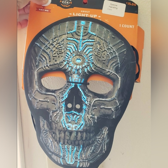 Hyde & EEK! Other - Hyde and Eek Adult Light Up Skull Mask NEW
